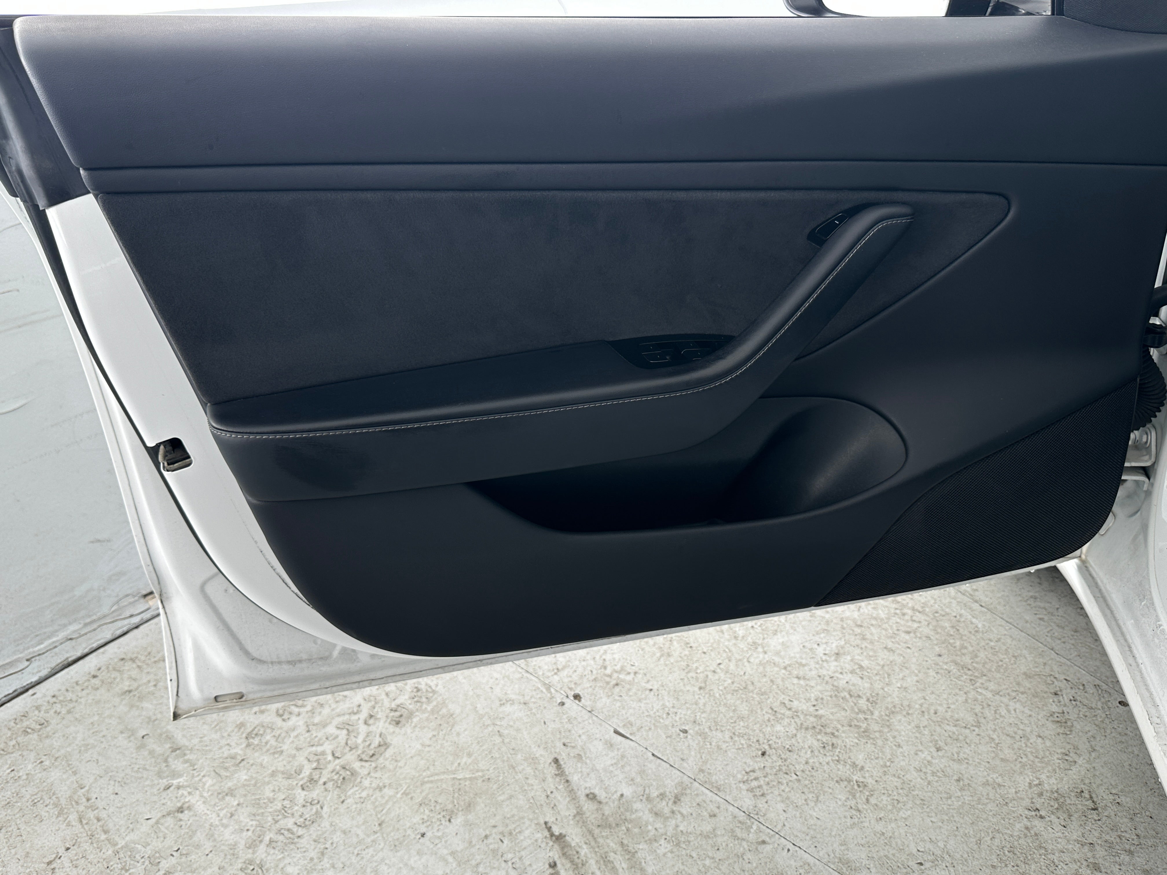 tesla model 3 2018 5YJ3E1EA8JF015841 image